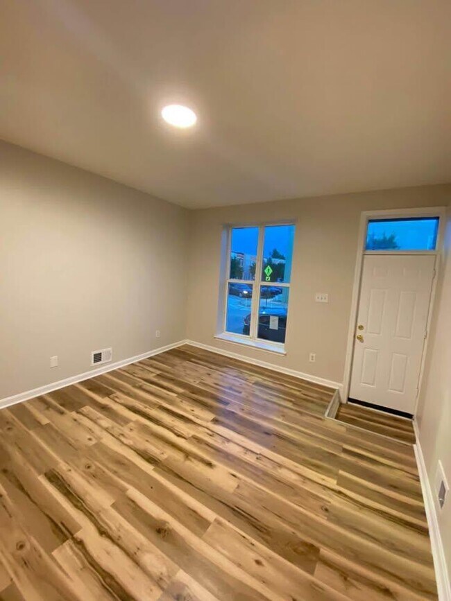 Foto del edificio - 2538 E Fayette St