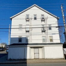 Building Photo - 913 Rodman St