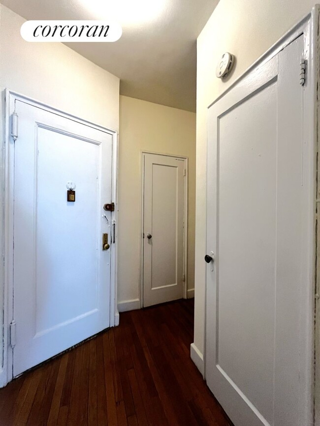 Building Photo - 34 W 86th St