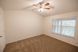 Building Photo - The Crossings Apartments