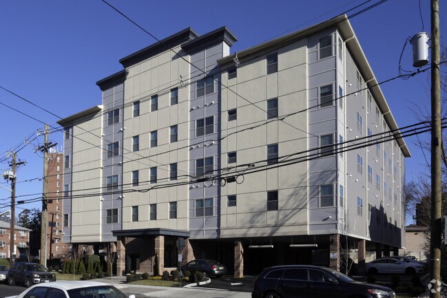 Building Photo - 737 N Broad St