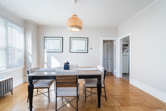Foto del edificio - 317 W Walnut St