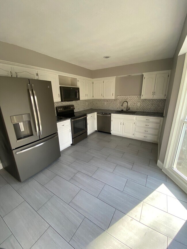 11542 Bluejacket Street, Overland Park, KS 66210 Townhome Rentals in