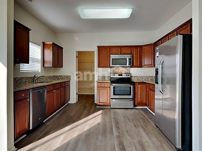 Foto del edificio - 9023 Newfield St