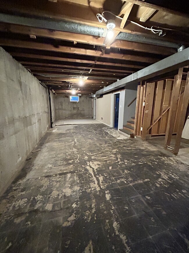 Building Photo - 16534-16103 103 Ave NW