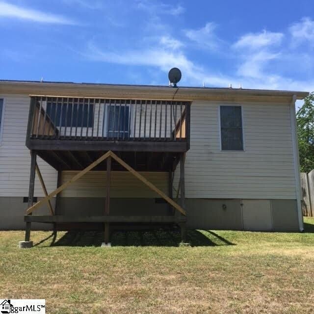 Building Photo - Ready now! Enjoy a private serene setting in the heart of the city!