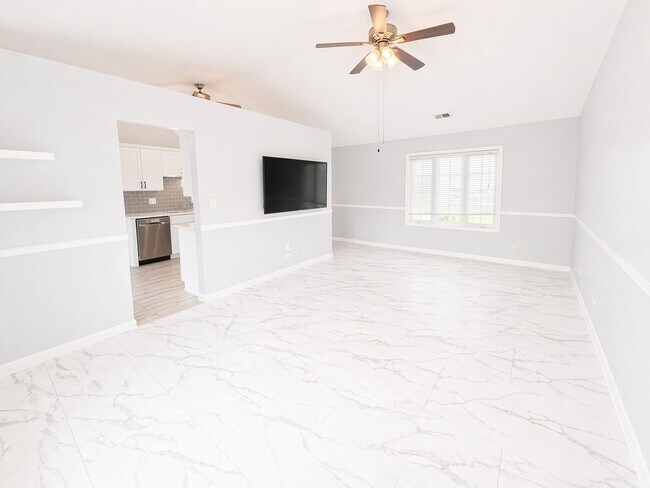 Foto del edificio - 828 Huron Ct