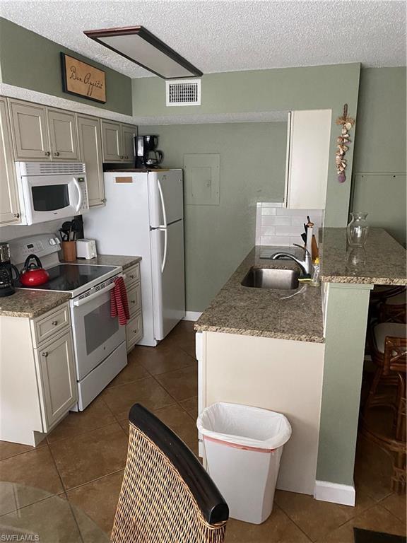 Foto del edificio - 12640 Equestrian Cir