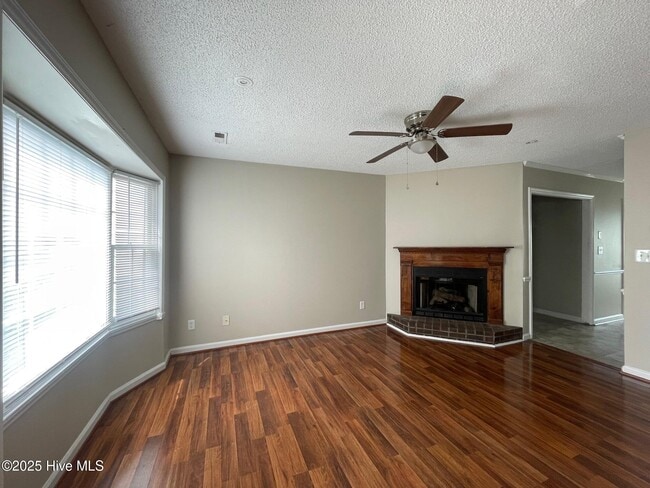 Building Photo - 1109 Grovemont Dr