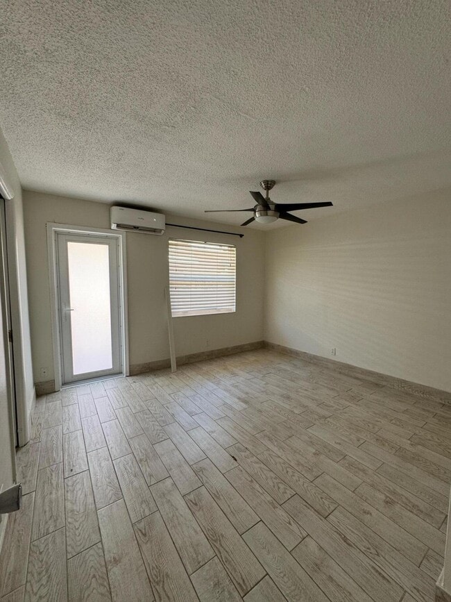Building Photo - 340 SW 16th Ct