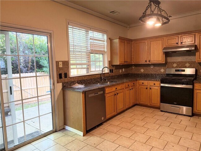 Building Photo - 6460 Whirlaway Dr