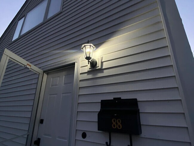 Foto del edificio - 88 Roger Williams Ave