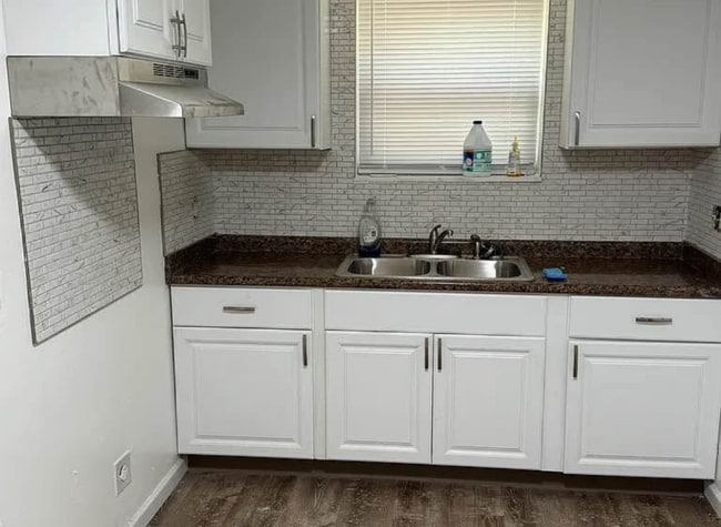 Foto del edificio - 4909 Eichelberger Ave