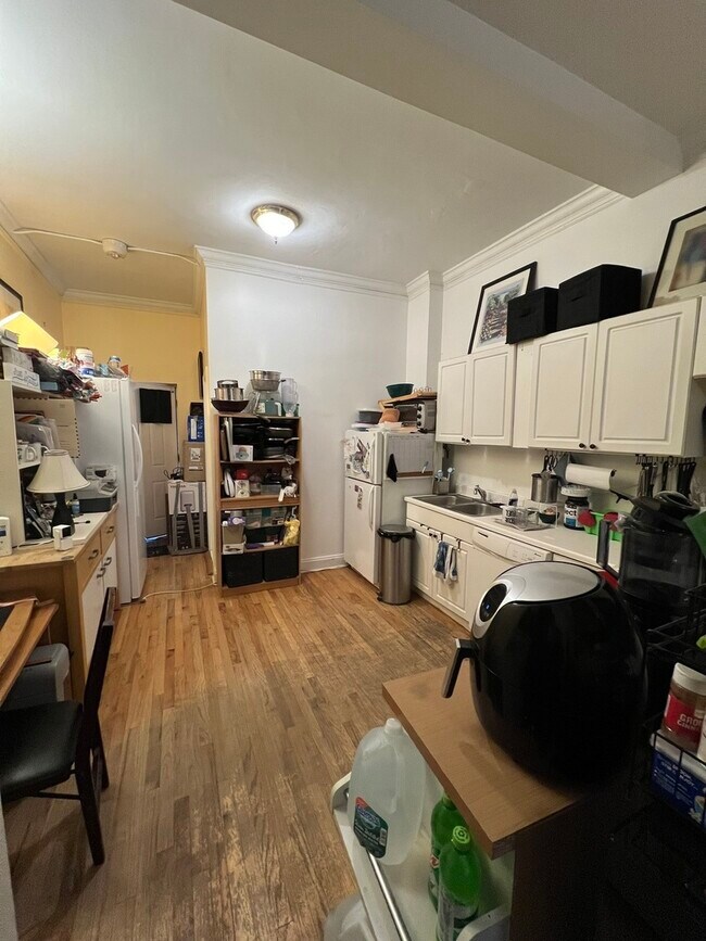 918 Green Bay Rd Unit GR, IL 60093 Condo for Rent in