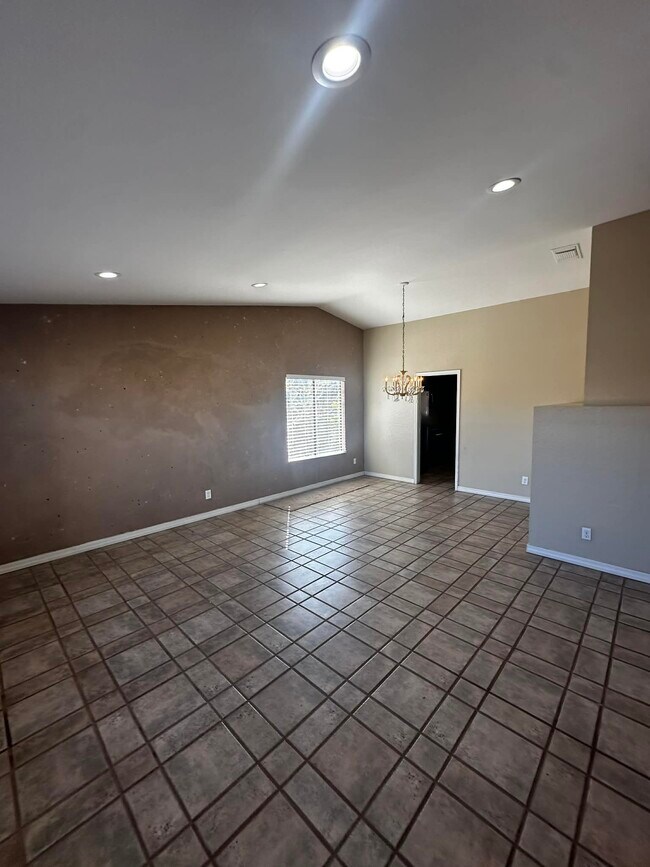 Building Photo - 6186 S Truman Dr