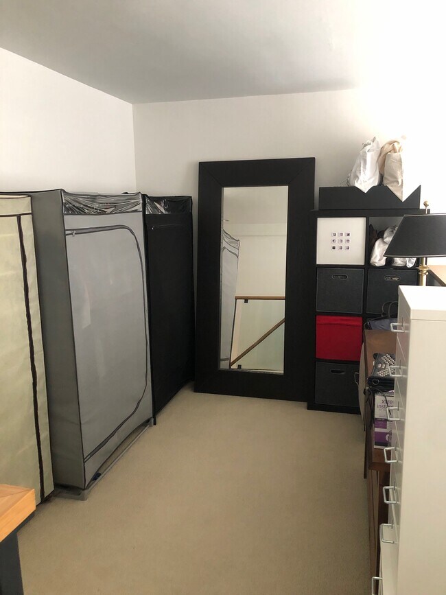 Foto del edificio - 1 Earhart St