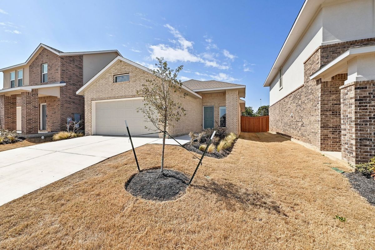 Foto principal - 108 Standing Rock Ln