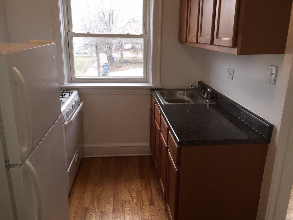 Fantastic 1BR w/Heat! 75th Kenwood - Fantastic 1BR w/Heat!  75th Kenwood
