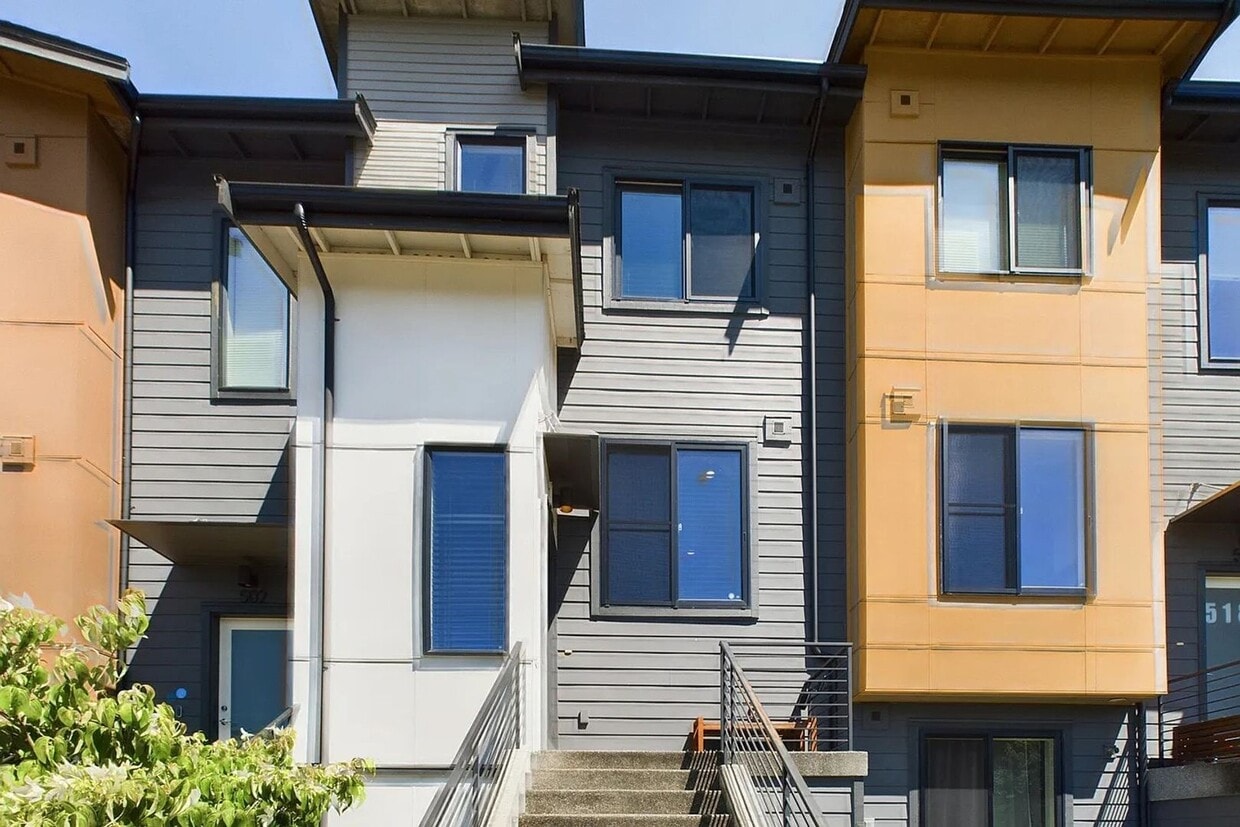 Primary Photo - 510 Coho Walk SE