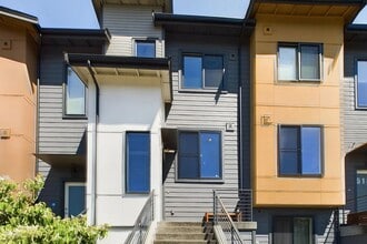 Building Photo - 510 Coho Walk SE