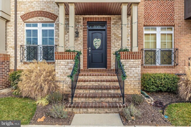 Foto del edificio - 619 Blandwood Rd