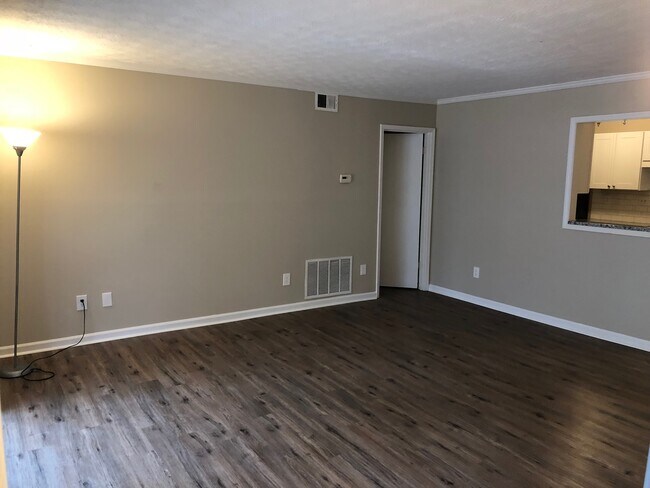 Living room - 401 Natchez Trce