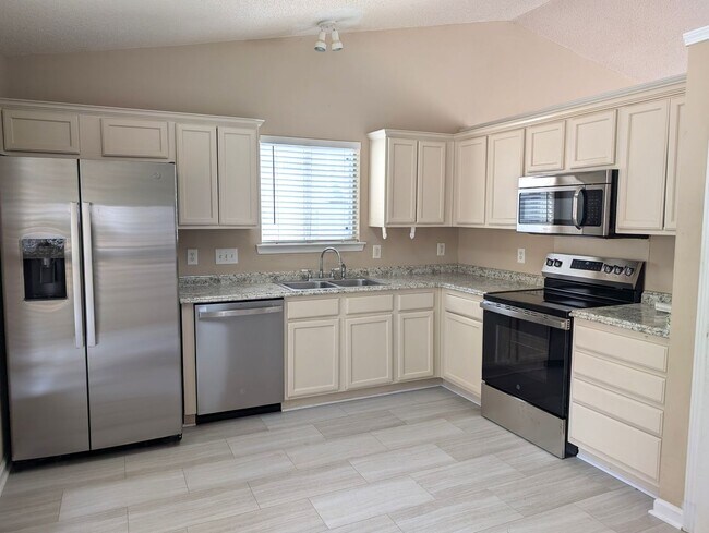 Building Photo - 100% Upgraded!  Minutes form I-485/Airport...