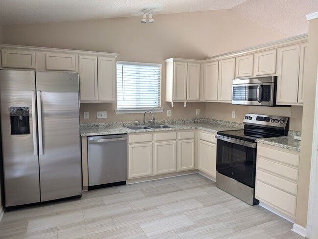 Foto del edificio - 100% Upgraded!  Minutes form I-485/Airport...