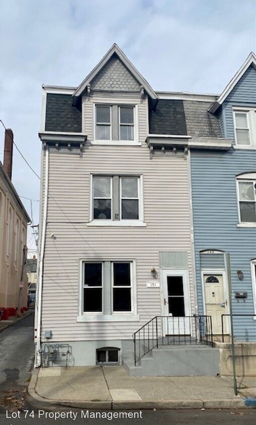 Primary Photo - 4 br, 1 bath House - 151 W Turner Street