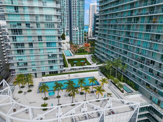 Foto del edificio - 79 SW 12th St
