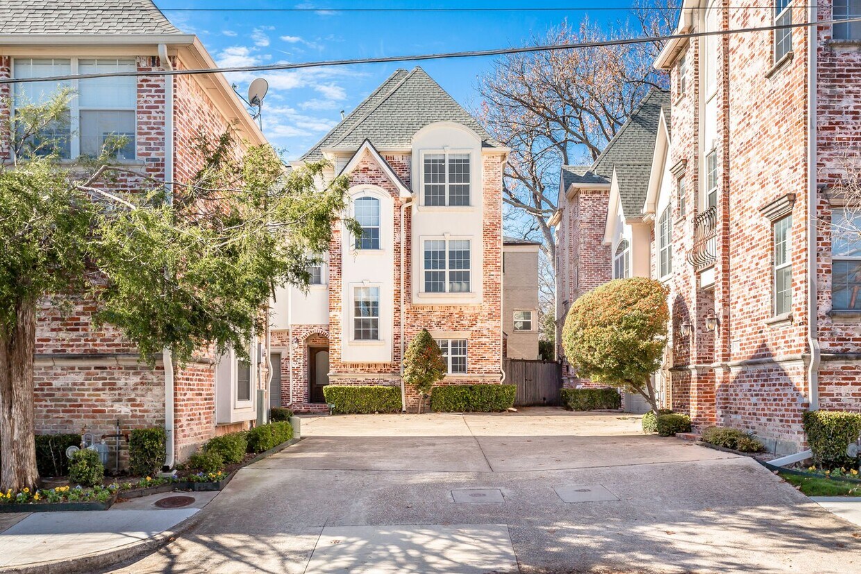 2013 Kidwell St, Dallas, TX 75214 Townhome Rentals in Dallas TX