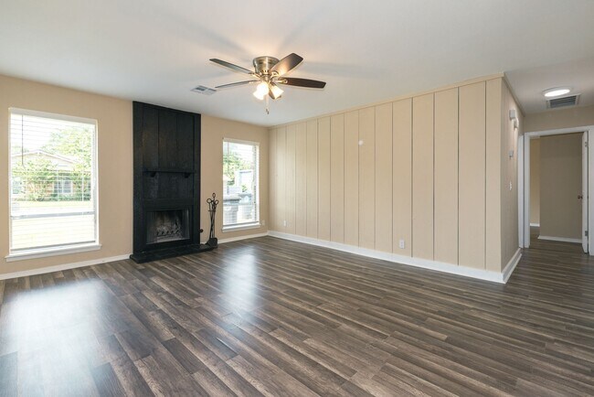 Foto del edificio - East 33rd Ct Duplex