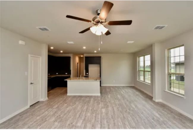 Building Photo - 3401 Solana Cir