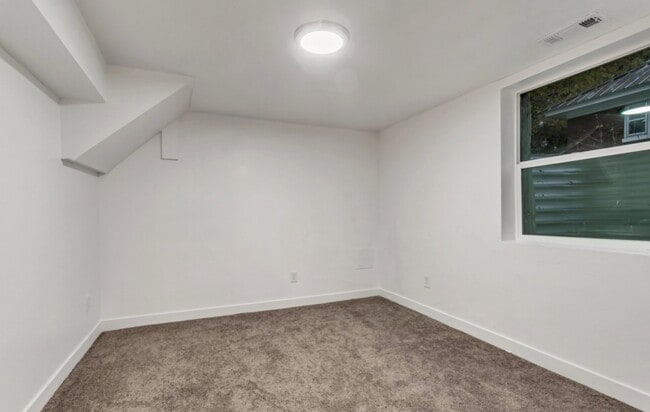 Foto del edificio - 2664 Brinker Ave