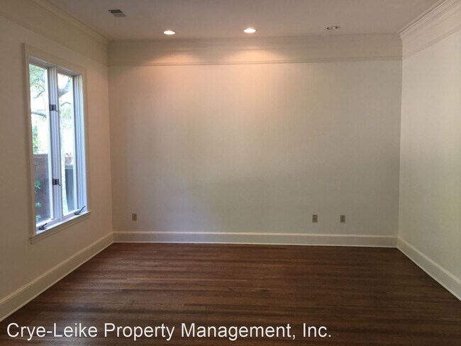 Building Photo - 4 br, 3.5 bath House - 320 N River Oaks