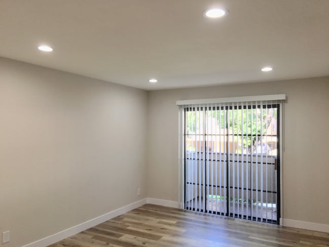 Building Photo - 626 E Verdugo Ave