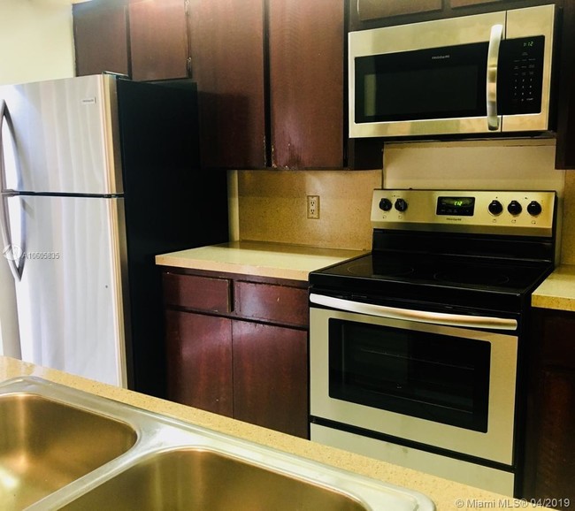 Building Photo - 217 2nd Way