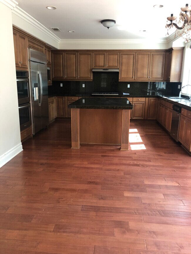 Foto del edificio - 825 Cambridge Ct