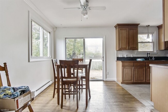 Building Photo - 5 br, 2.5 bath House - 53 Sassafras Trail