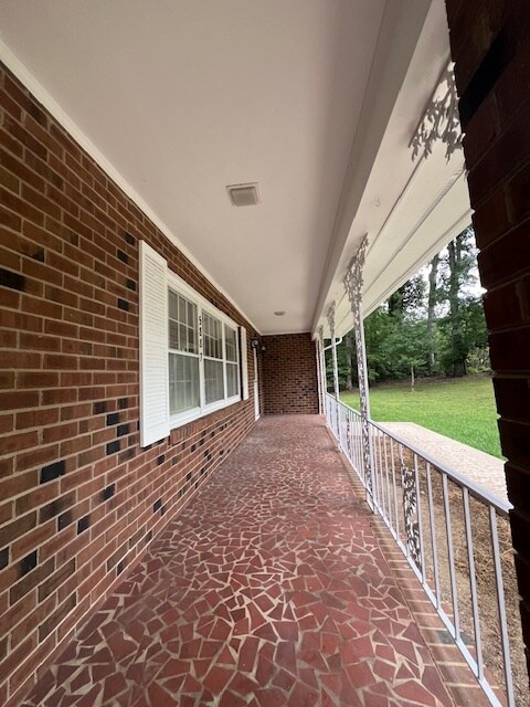 Building Photo - 5887 Old Randleman Rd