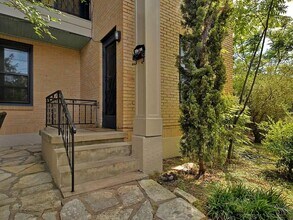 Building Photo - 209 Academy Dr