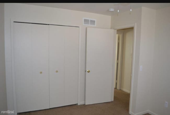 Building Photo - 2 br, 2 bath House - 18515 E 12 Mile Rd