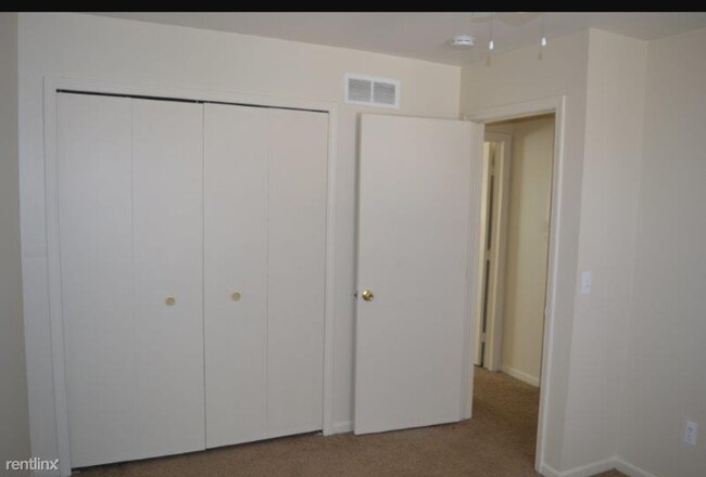Foto del edificio - 2 br, 2 bath House - 18515 E 12 Mile Rd