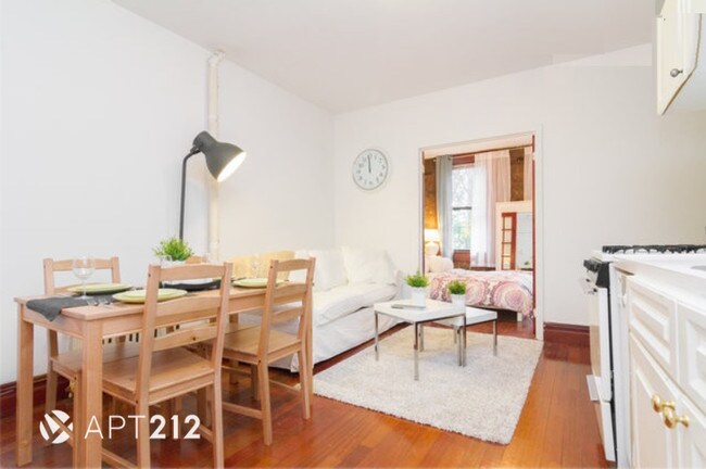 Foto del edificio - 247 W 11th St