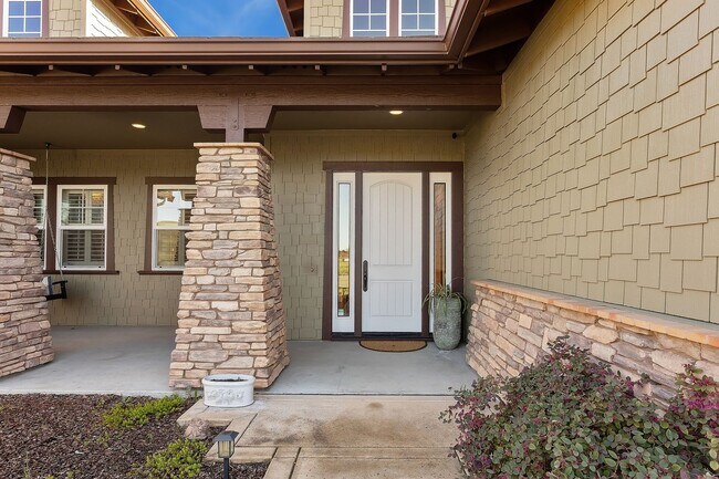 Building Photo - 2295 Westbridge Ln