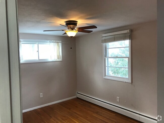 Building Photo - 118 Pako Ave