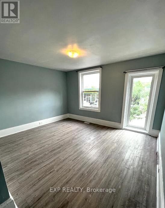 Photo du bâtiment - 1055 Somerset St W