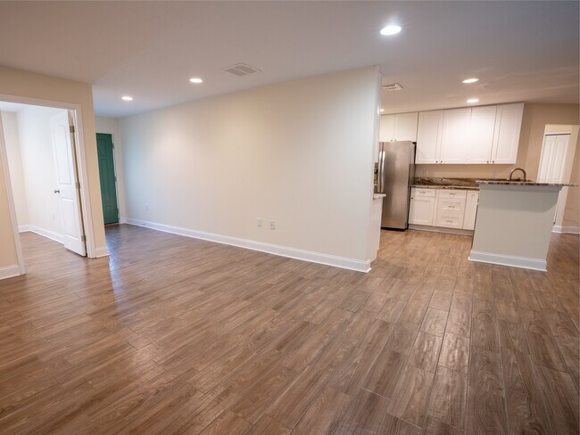 Building Photo - 727 Hull Island Dr