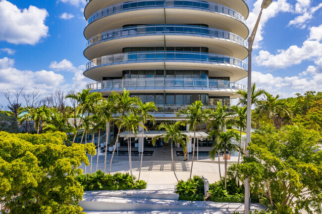 Building Photo - Eighty Seven Park