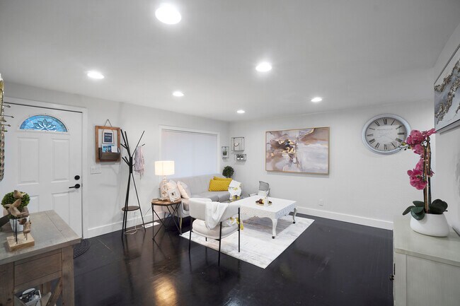 Foto del edificio - 2705 Benson Rd S